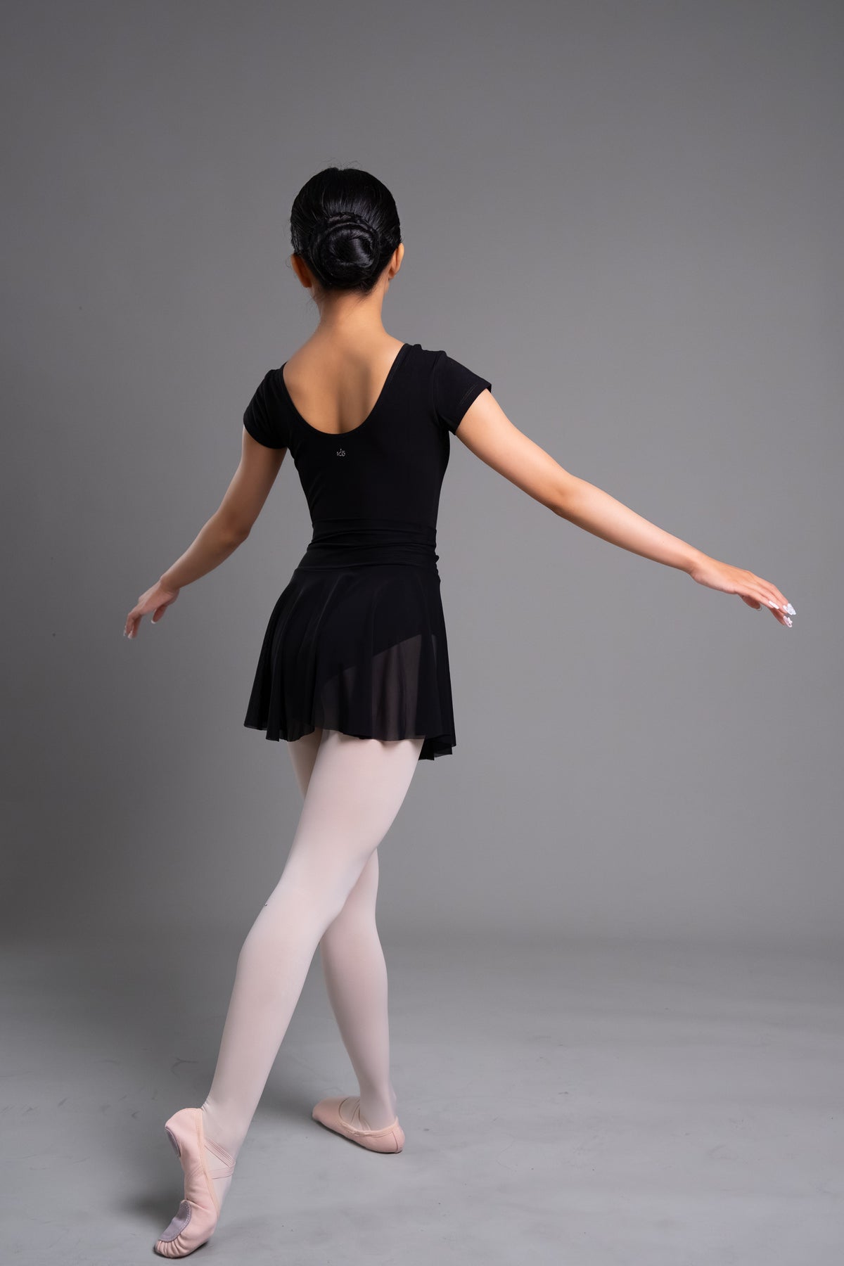 Kids Classic Black Ballet Leotard – Cotton Dancewear for Girls & Teens